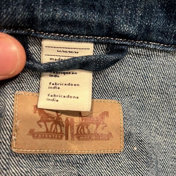 Women's Levi's® Original Trucker Jean Jacket size M red tab - Picture 2 of 8